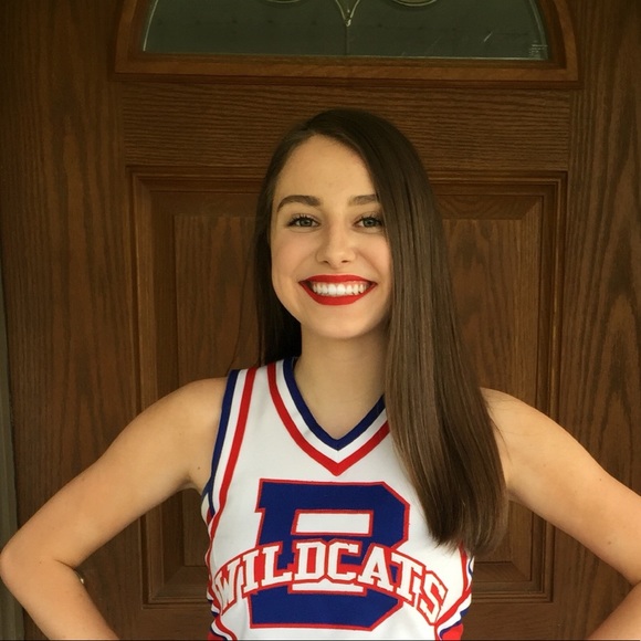 Meet your Posher, Tori - Picture 1 of 1